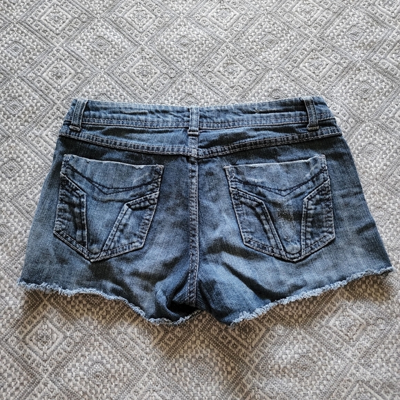 Miley Cyrus Max Azria Vintage Distressed Jean Cutoff Shorts Size 7 - Picture 2 of 10